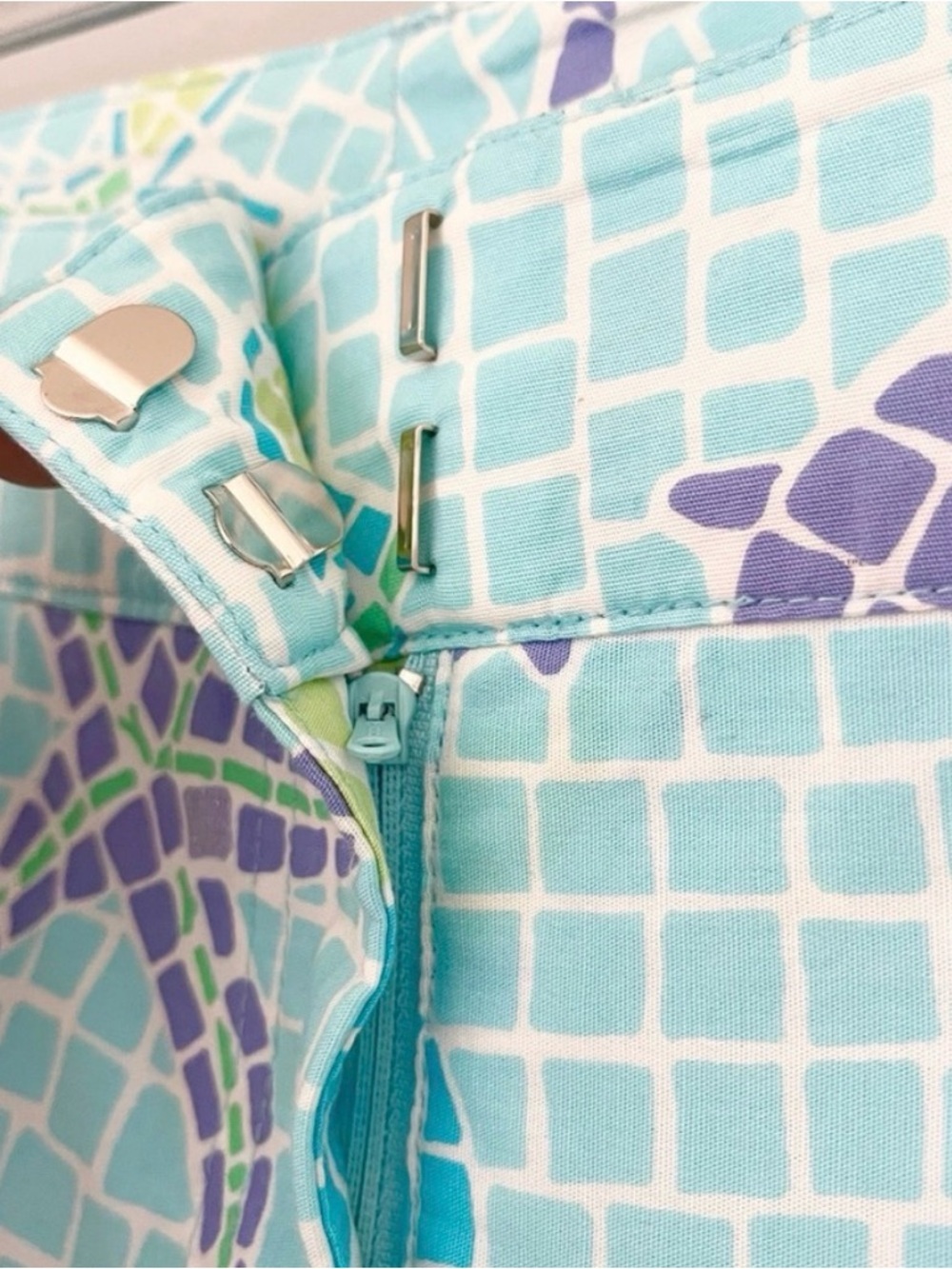 Lilly Pulitzer mosaic crop pants - Picture 10 of 10